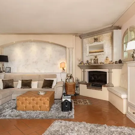 Tuscany With Pool, Jacuzzi, And Gym Willa Serravalle Pistoiese