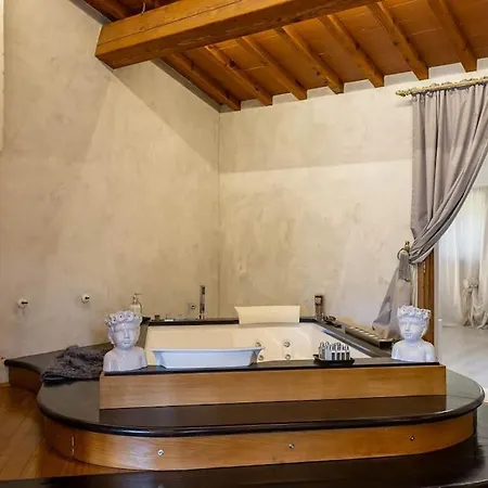 Tuscany With Pool, Jacuzzi, And Gym Willa *